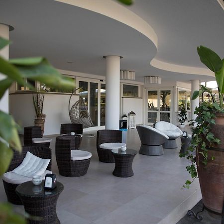 Love & Fama Hotel Sabaudia Luaran gambar