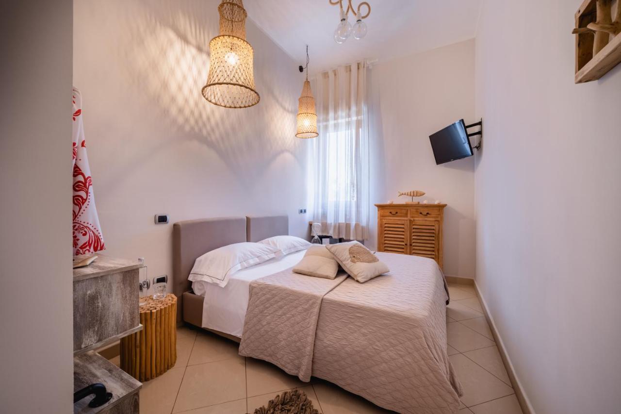 Love & Fama Hotel Sabaudia Luaran gambar